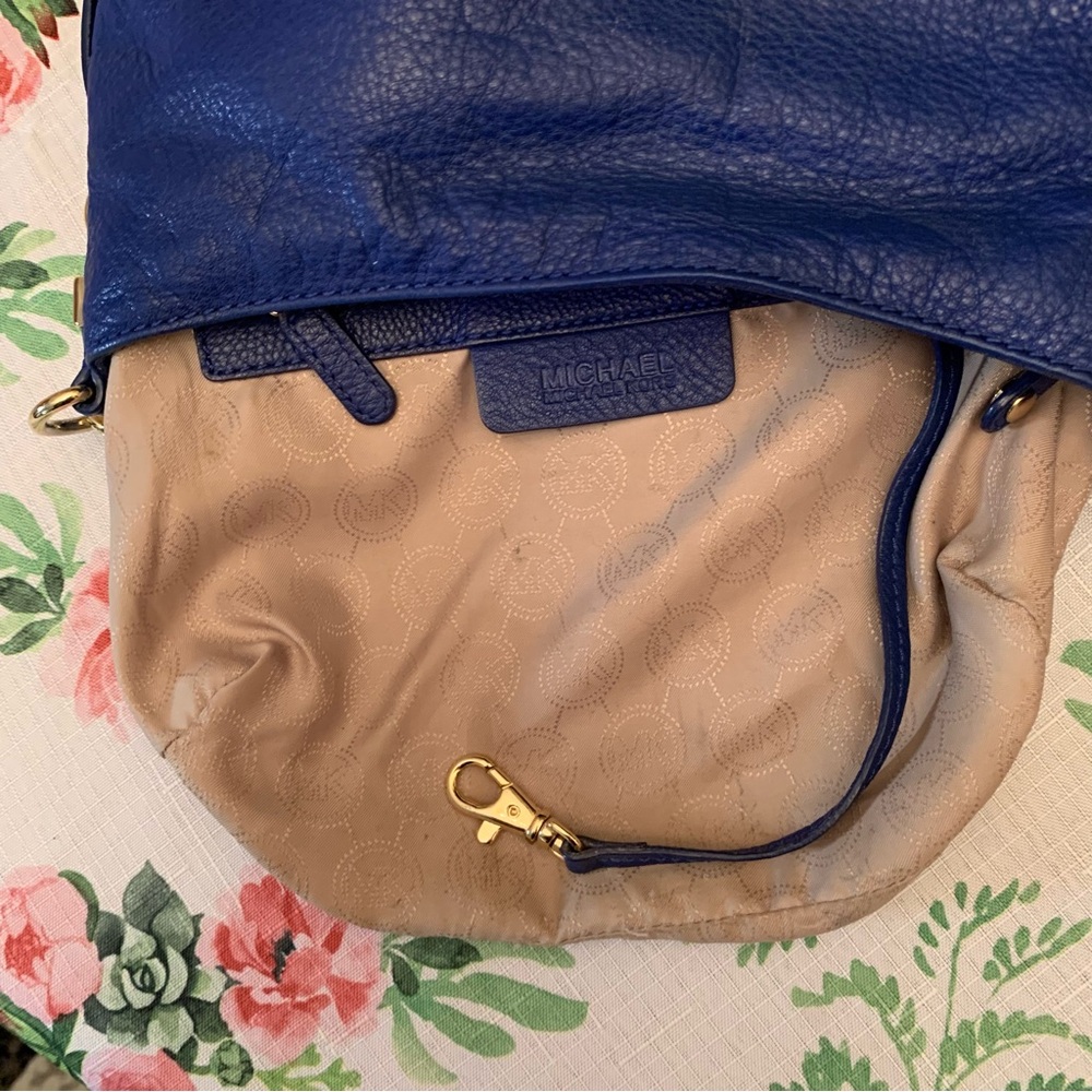 🌟❤️Price Drop❤️🌟Michael Kors Elegant Blue Leather Shoulder Bag - Picture 9 of 15